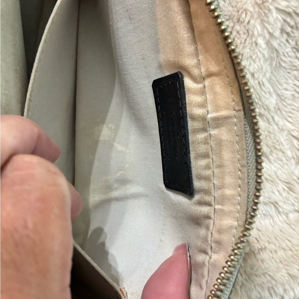 Louis Vuitton Juliet Bag - Picture 10 of 15